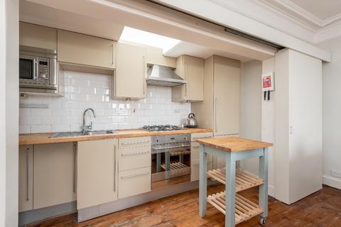 1 bedroom flat to rent, East Claremont Street, New Town, Edinburgh, EH7