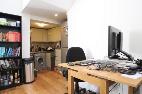 1 bedroom flat to rent, Burghley Road, Kentish Town, NW5