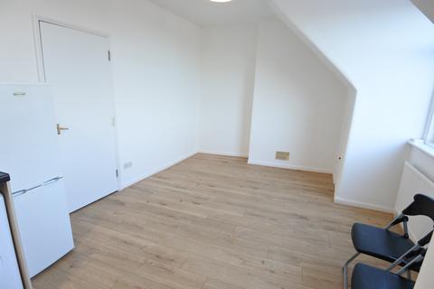 2 bedroom flat to rent, Burnley Road, Dollis Hill, London NW10