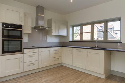 4 bedroom detached house to rent, Eltisley Road, Great Gransden, Sandy, Cambridgeshire