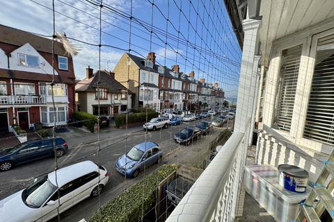 1 bedroom flat to rent, Surrey Road, Margate