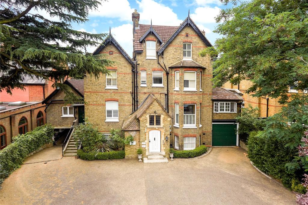 Lingfield Road, Wimbledon, London, SW19 3 bed apartment £1,250,000