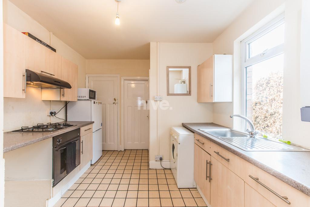 Rokeby Terrace, Heaton, Newcastle Upon Tyne 3 bed flat £715 pcm (£165 pw)