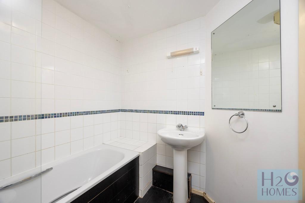 The Strand, Merton Court, Flat 46-024