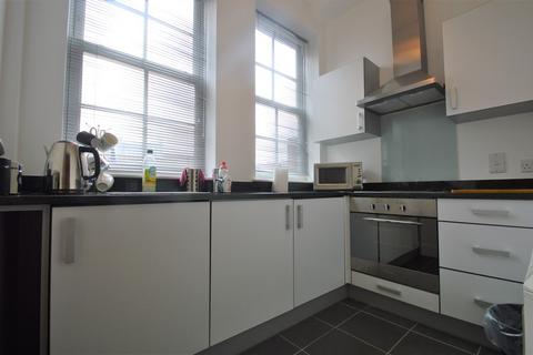 Studio to rent, 38-40 Stonehills, Welwyn Garden City AL8