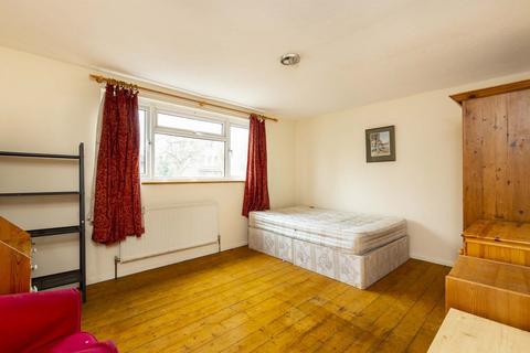 4 bedroom terraced house to rent, Penderyn Way, Tufnell Park N7