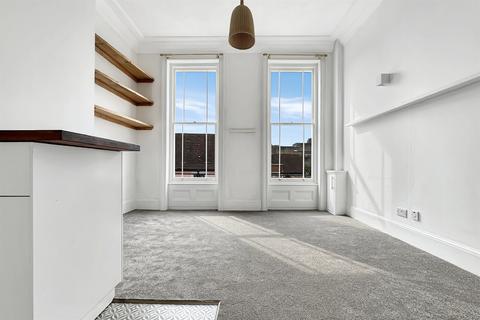 undefined, 1 bedroom First Floor Flat in Chichester