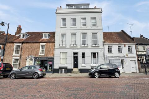 undefined, 1 bedroom First Floor Flat in Chichester