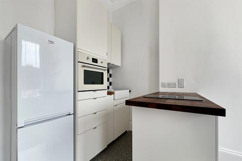 undefined, 1 bedroom First Floor Flat in Chichester