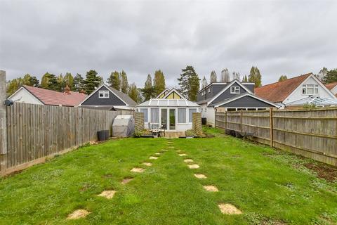 4 bedroom chalet for sale, Sutton Road, Maidstone, Kent