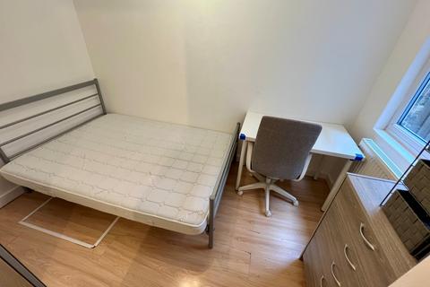 House share to rent, Holloway Road, Archway