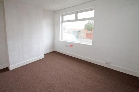 3 bedroom terraced house to rent - Magpie Hall Road, Chatham