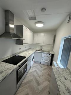 3 bedroom apartment to rent, Kemble Street, Prescot, Liverpool