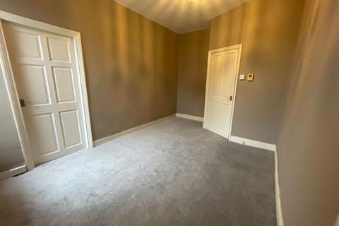 3 bedroom flat to rent, St. Aidans Street, Gateshead NE8