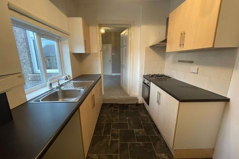 3 bedroom flat to rent, St. Aidans Street, Gateshead NE8