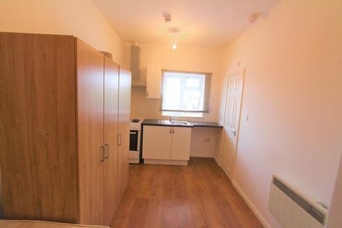 Studio to rent, High Road, Finchley N12 *Inclusive of all bills*