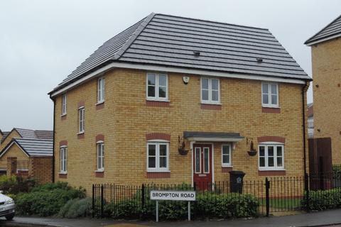 4 bedroom detached house to rent, 3 Thornborough Way Hamilton LE5 1AX