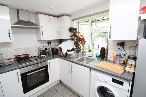 1 bedroom flat to rent, Mosslea Road, Penge, SE20
