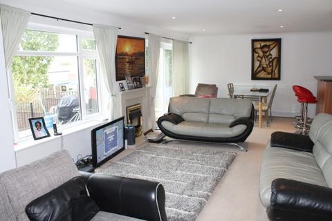 4 bedroom detached house to rent, Cuffley