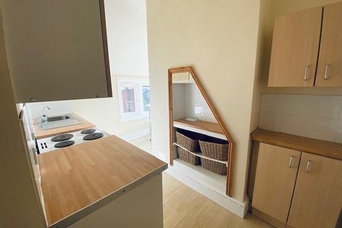 Studio to rent, 14 Meads Street, Eastbourne, East Sussex BN20