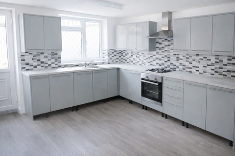 undefined, Stoughton Drive South, Leicester, LE2