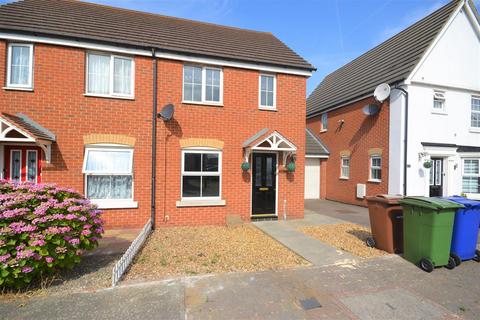 2 bedroom semi-detached house to rent, Hill House Drive, Chadwell St.Mary