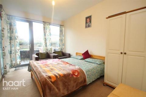 2 bedroom apartment to rent, Greengate Street, LONDON