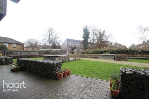 2 bedroom apartment to rent, Greengate Street, LONDON