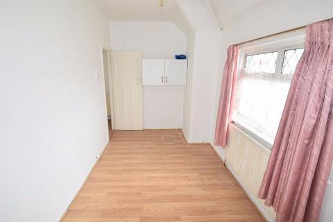 3 bedroom terraced house to rent, Allendale Avenue