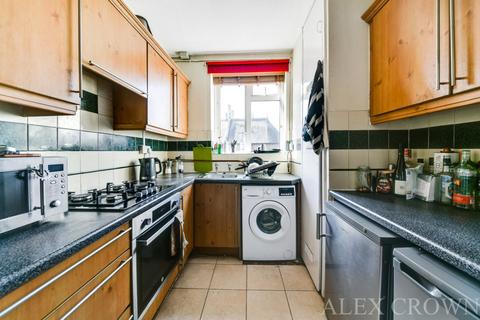 3 bedroom flat to rent - St Oswalds Place, Vauxhall