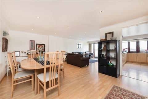 2 bedroom flat for sale, Hermitage Court, Knighten Street, London