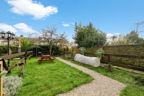 3 bedroom flat to rent, Alexandra Road, London, N8