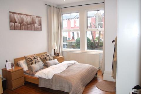 3 bedroom flat to rent, Alexandra Road, London, N8