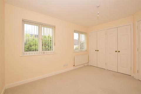 10 Bridges Close, Horley, RH6 9SG
