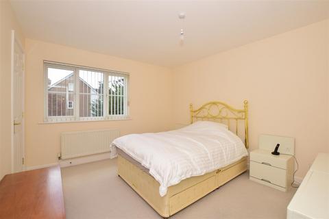 10 Bridges Close, Horley, RH6 9SG