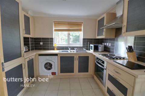 2 bedroom flat to rent - Maple House, Birches Rise