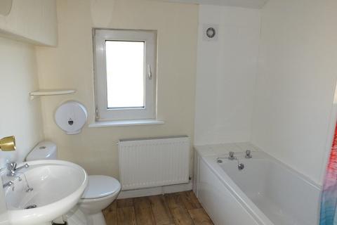 2 bedroom apartment to rent, Waterloo Road, Southampton SO15