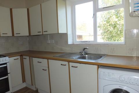 2 bedroom apartment to rent, Waterloo Road, Southampton SO15