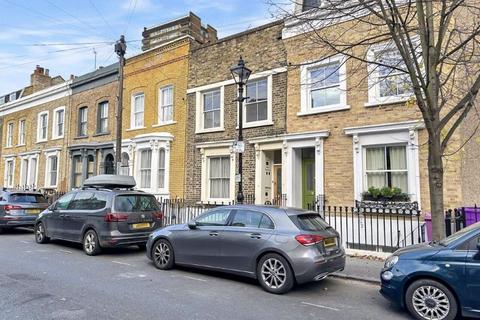 4 bedroom terraced house to rent, Ellesmere Road, London E3