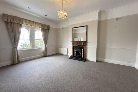 2 bedroom flat to rent, DYKE ROAD, BRIGHTON