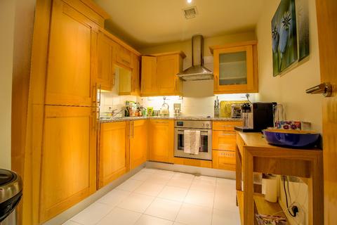 2 bedroom apartment to rent, Whitehouse Apartments, Belvedere Road, London, SE1