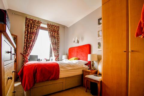 2 bedroom apartment to rent, Whitehouse Apartments, Belvedere Road, London, SE1