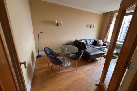2 bedroom apartment to rent, Whitehouse Apartments, Belvedere Road, London, SE1