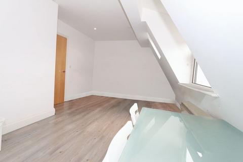 1 bedroom flat to rent, Seven Sisters Road, Finsbury Park N4