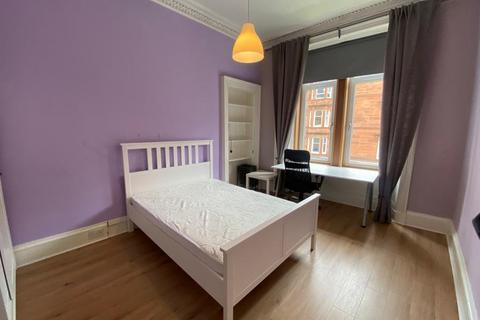 3 bedroom flat to rent, Queen Margaret Drive, North Kelvinside, Glasgow, G20