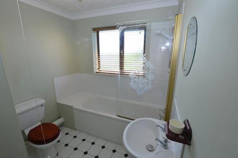 undefined, The Heathers, Wollaston, NN29
