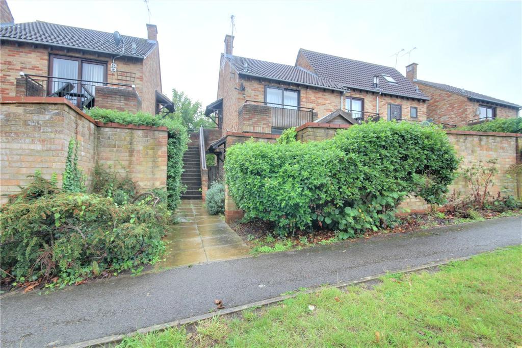 Maiden Place, Lower Earley, Reading, Berkshire, RG6 Studio £700 pcm (£162 pw)