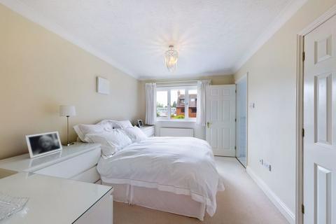 2 bedroom apartment for sale - Walton on the Hill