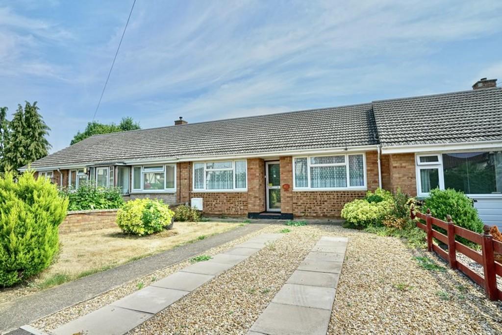 Dells Lane, Biggleswade 2 bed terraced bungalow £235,000