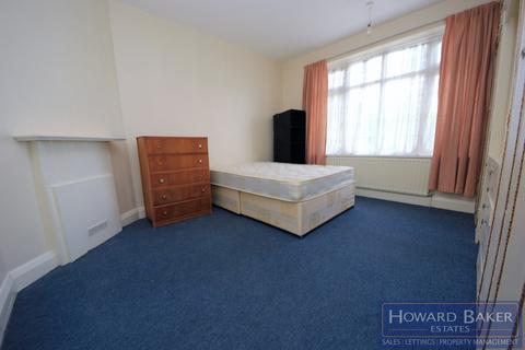 3 bedroom maisonette to rent, Watford Way, Hendon